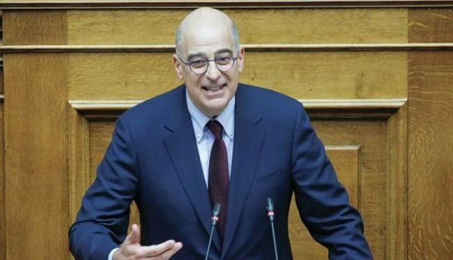 Σκοπιανό: «Δώρο» στον Τσίπρα η γκάφα Δένδια